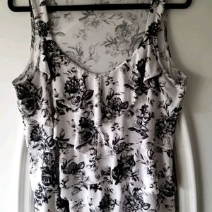 Set of 2 Beautiful Sleeveless Tops